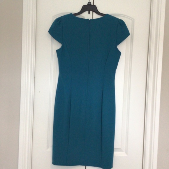 NWOT  H&M Blue Short Sleeves Knee Lenght Dress Size 6-8 - Picture 2 of 7